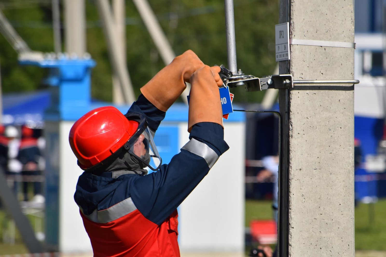 What Makes Any Commercial Electrician Suitable For You?