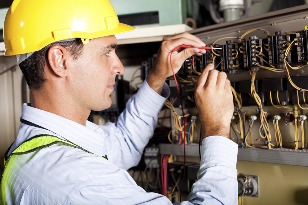 What Are The Factors To Consider, When You Hire An Industrial Electrician?