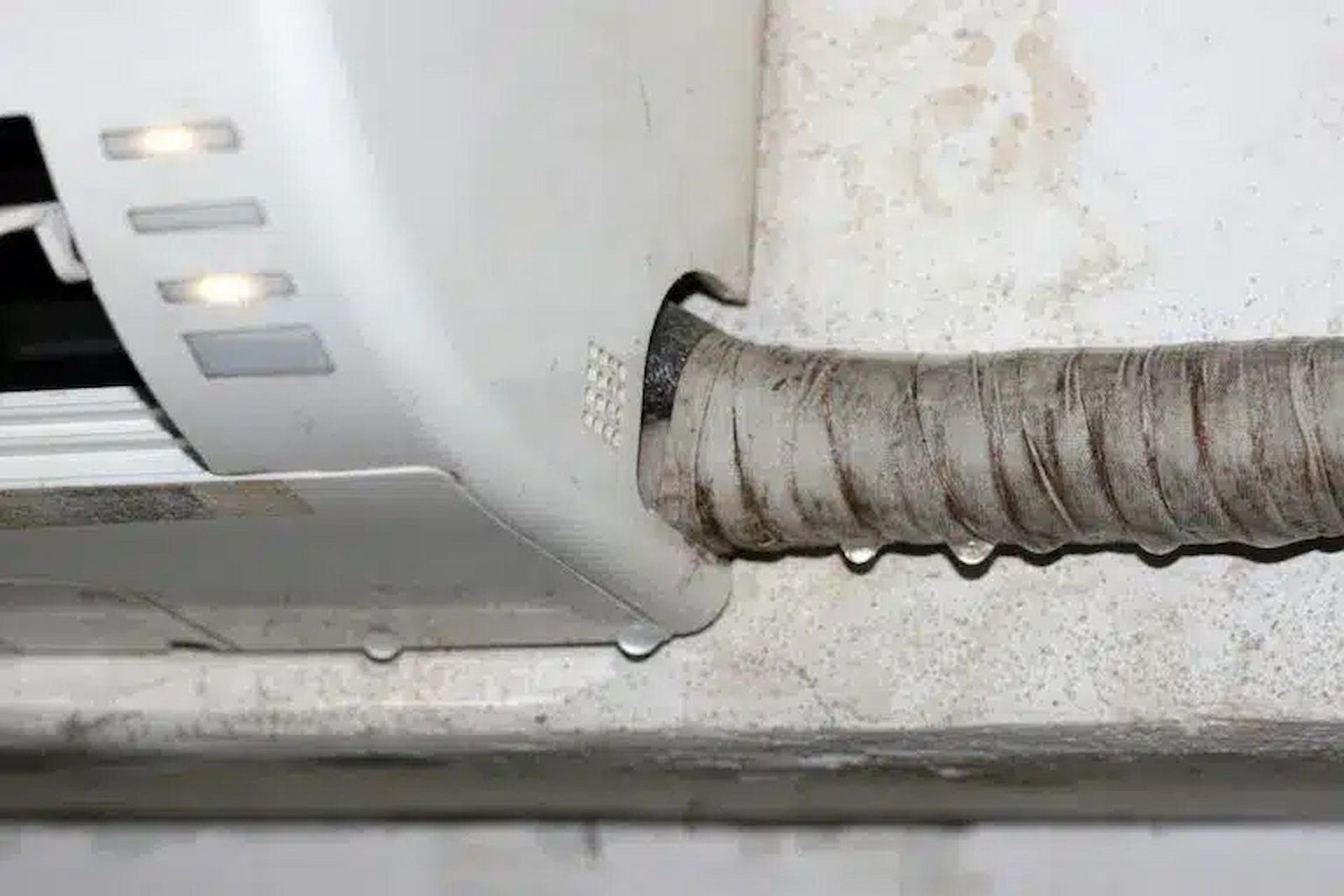 Refrigerant Leak Signs: How to Recognize When Your AC Is Losing Its Charge Before It Stops Cooling Entirely