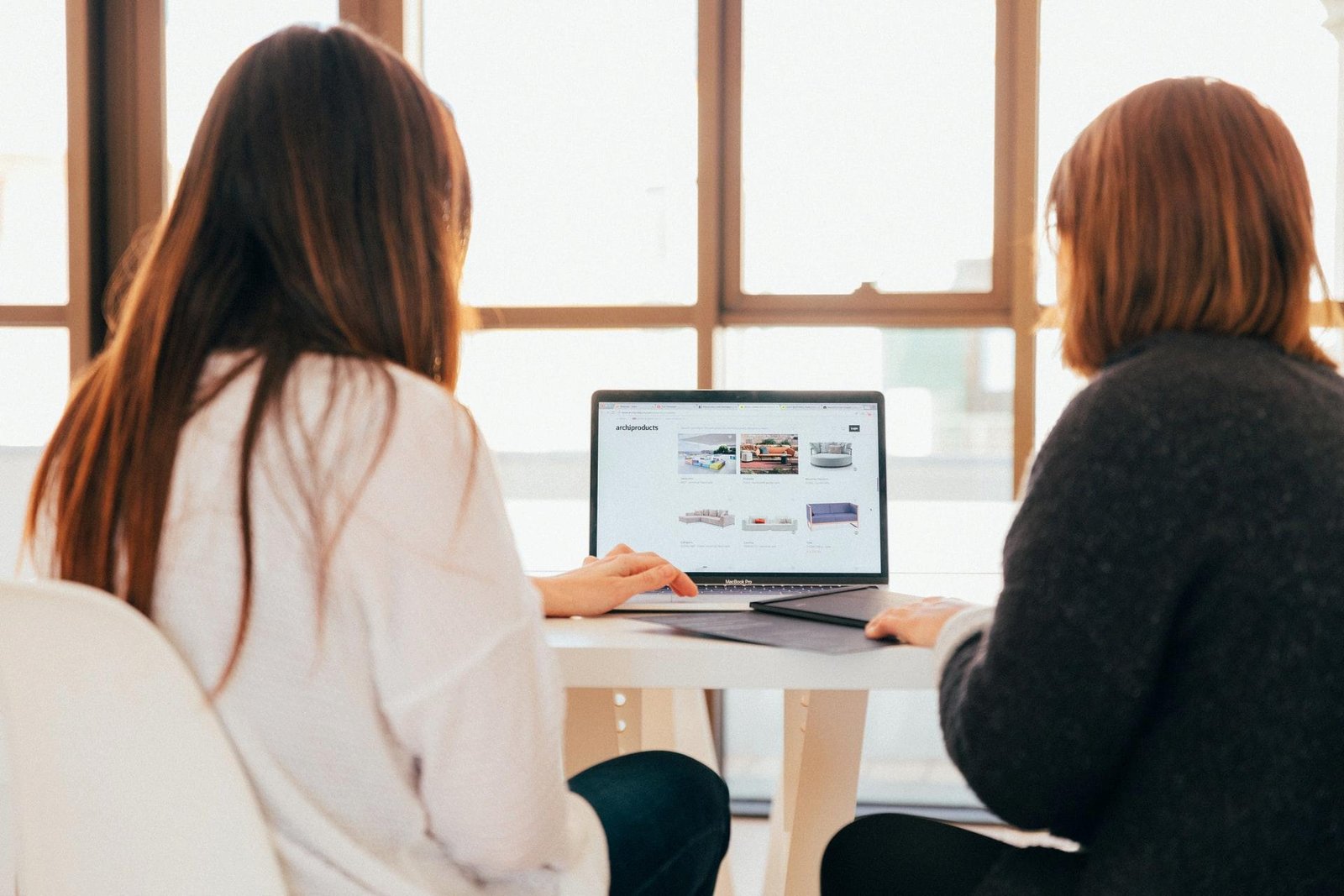 Blogger Outreach: 5 Reasons Why It’s Important for Your Business
