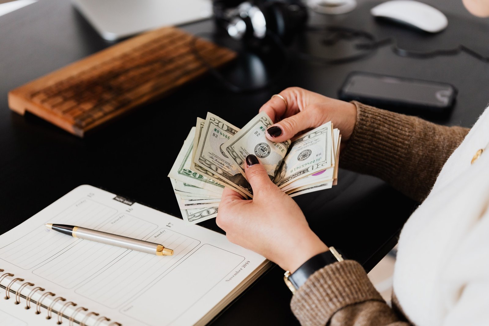 What Are The Pros & Cons Of Buying A Car Outright?